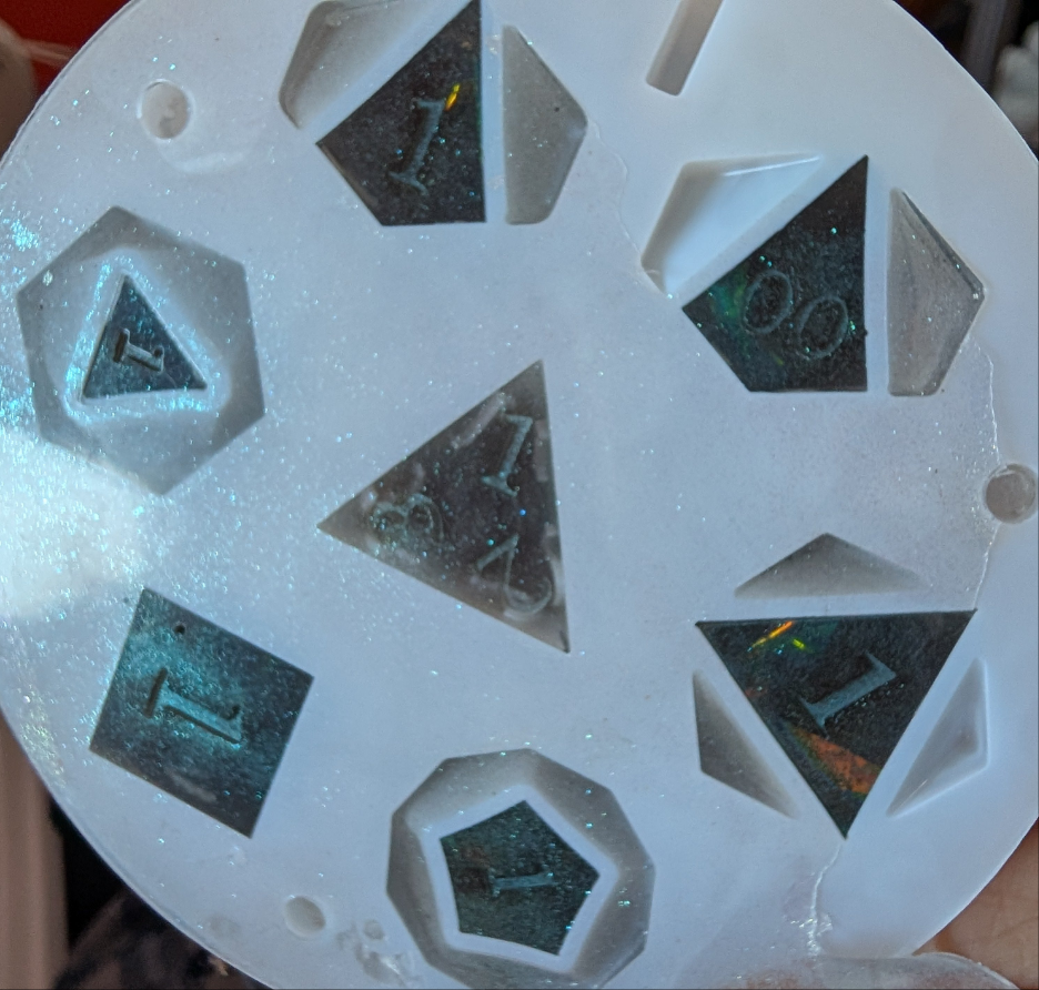 Custom themed/colored ("Aura Crafted") Dice set or singles